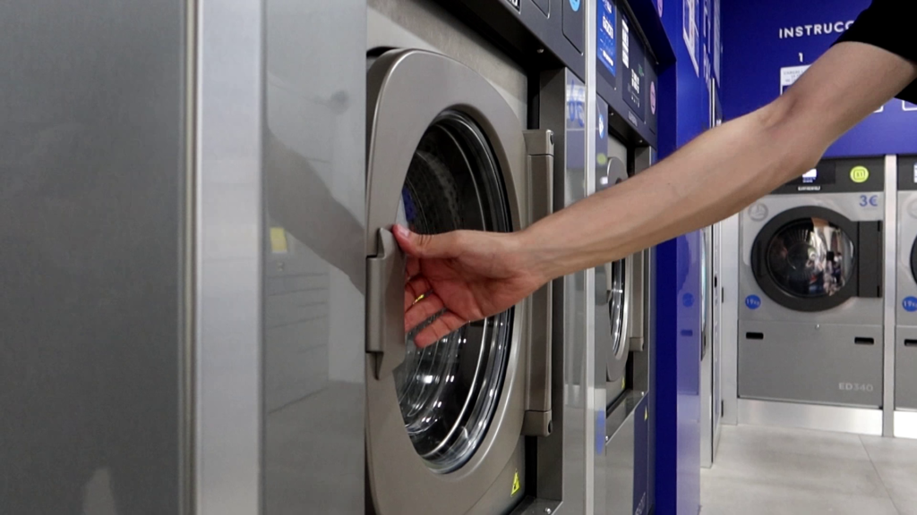 abriendo lavadora exterior openblue24h